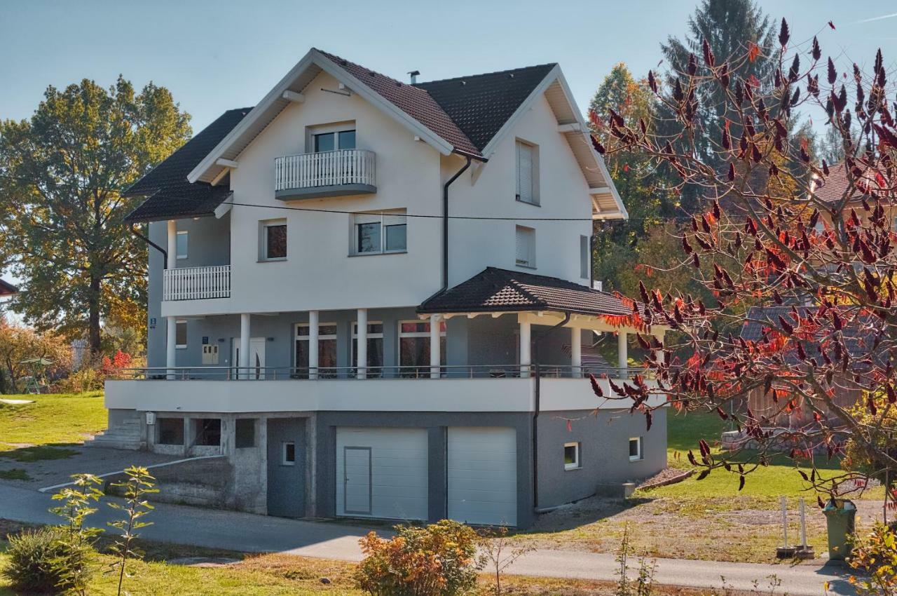 Apartment Snjezana Слунь Екстер'єр фото