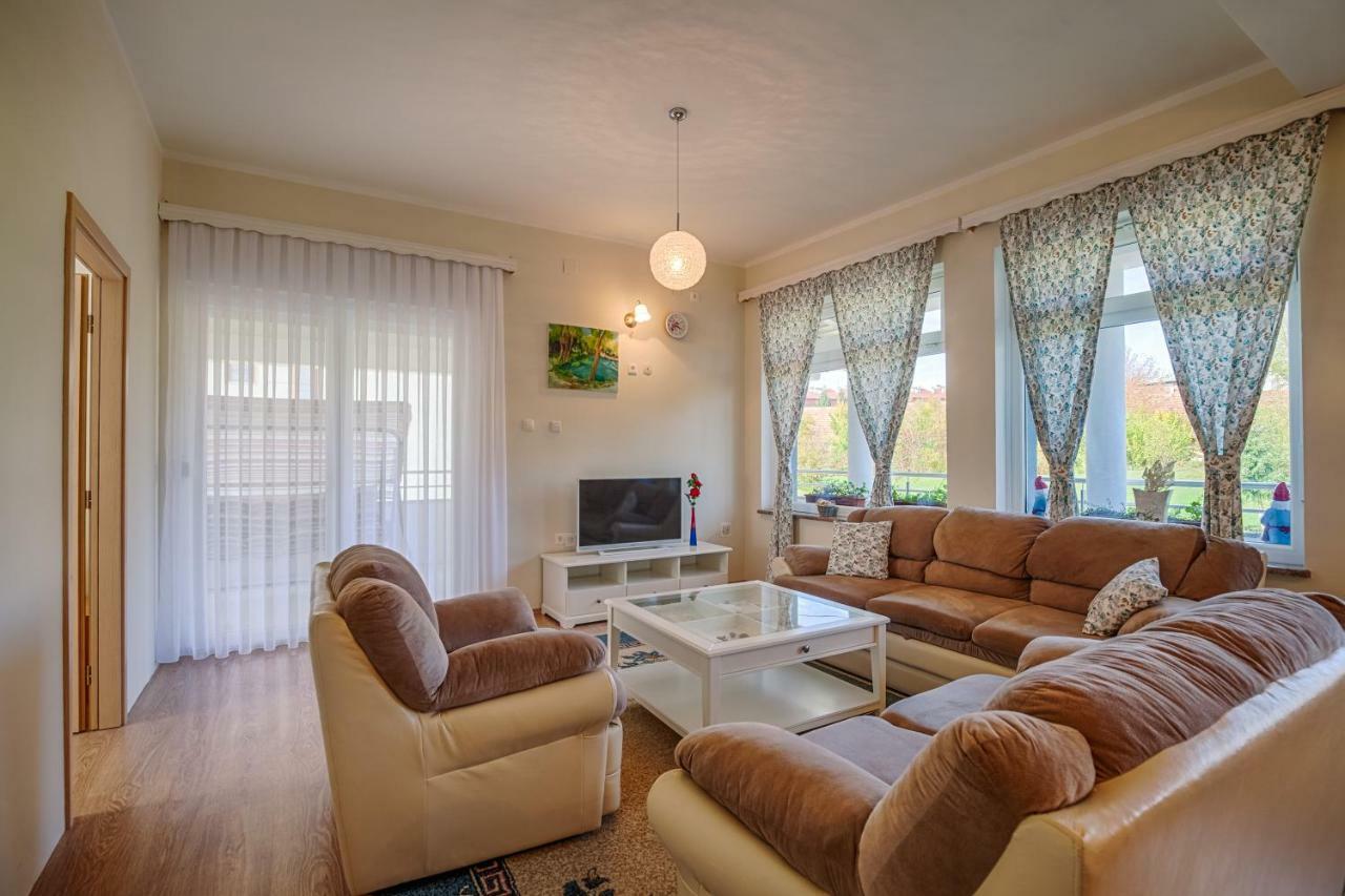 Apartment Snjezana Слунь Екстер'єр фото