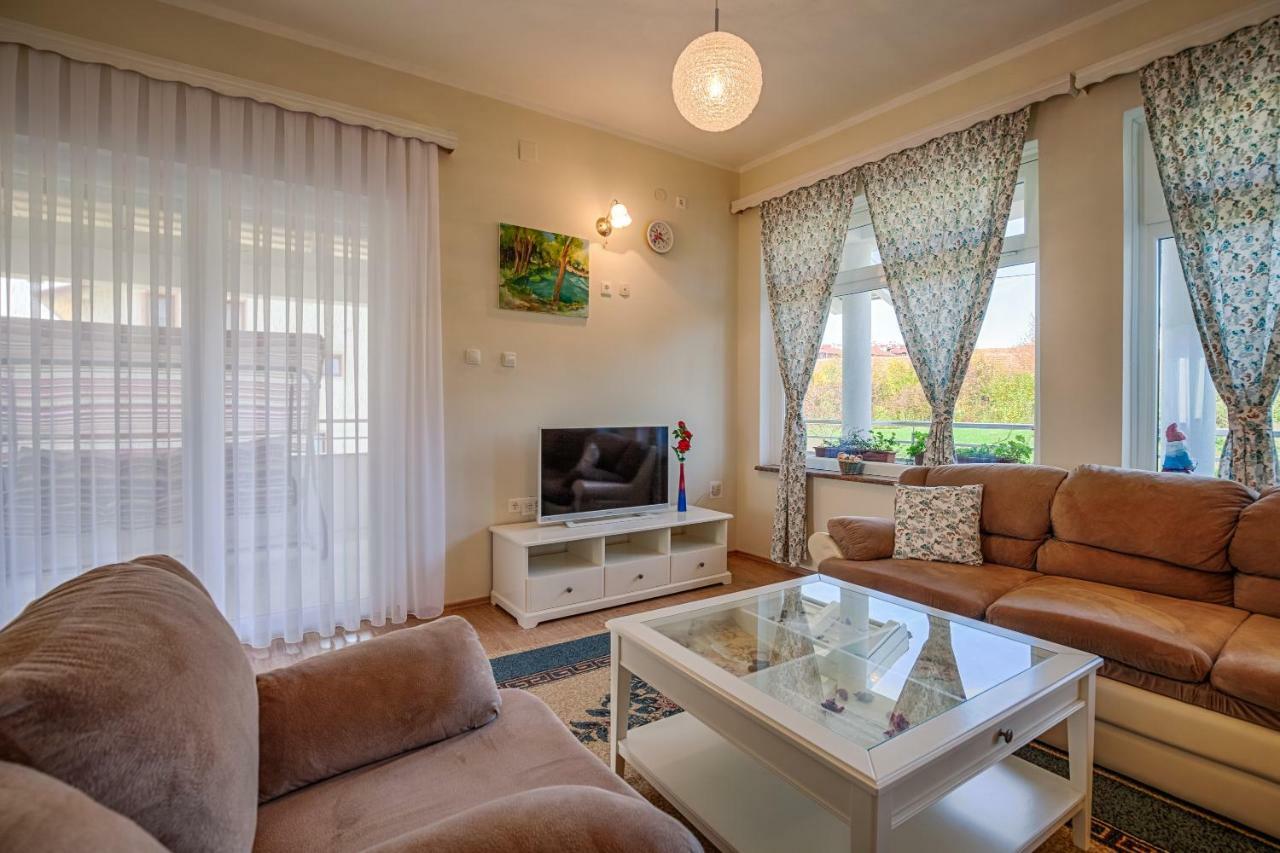 Apartment Snjezana Слунь Екстер'єр фото