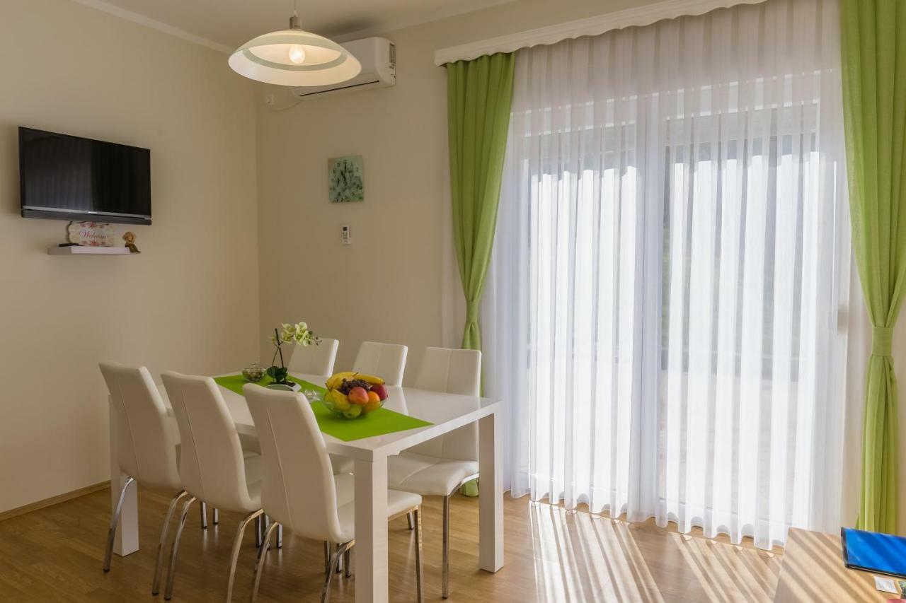 Apartment Snjezana Слунь Екстер'єр фото