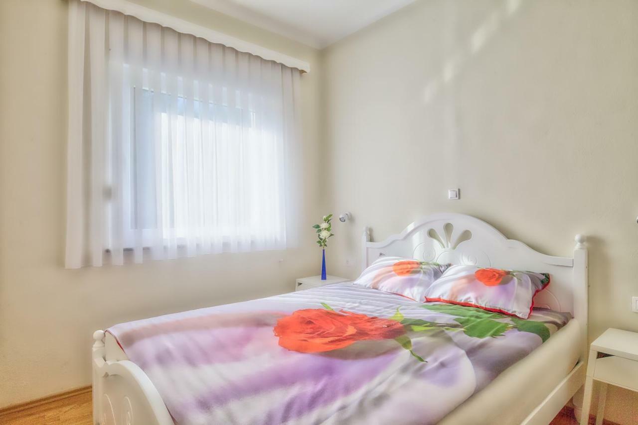 Apartment Snjezana Слунь Екстер'єр фото