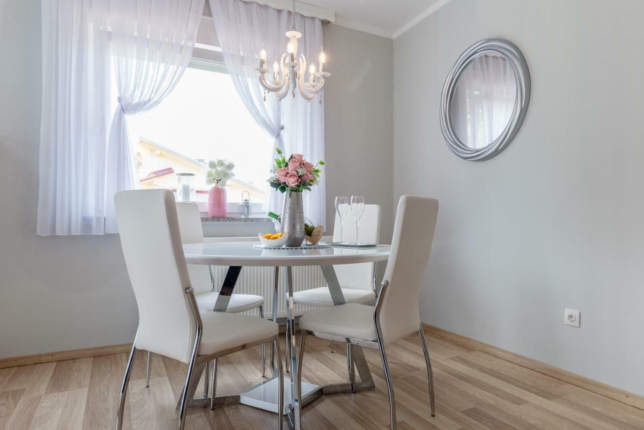 Apartment Snjezana Слунь Екстер'єр фото