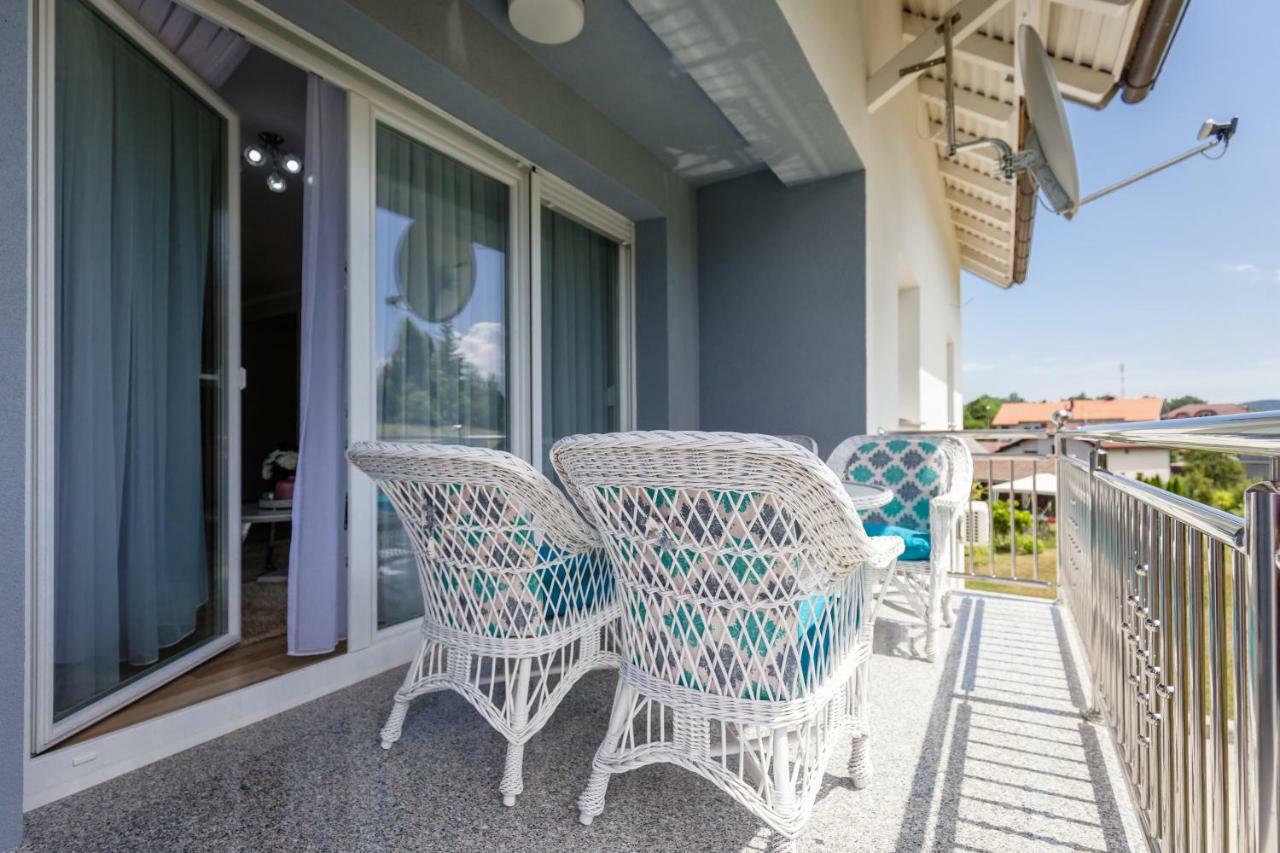 Apartment Snjezana Слунь Екстер'єр фото