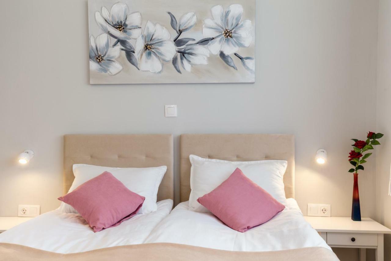 Apartment Snjezana Слунь Екстер'єр фото
