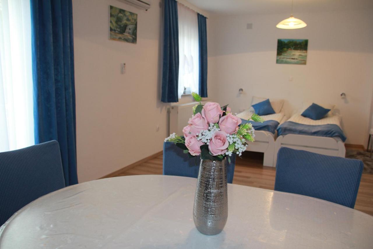 Apartment Snjezana Слунь Екстер'єр фото